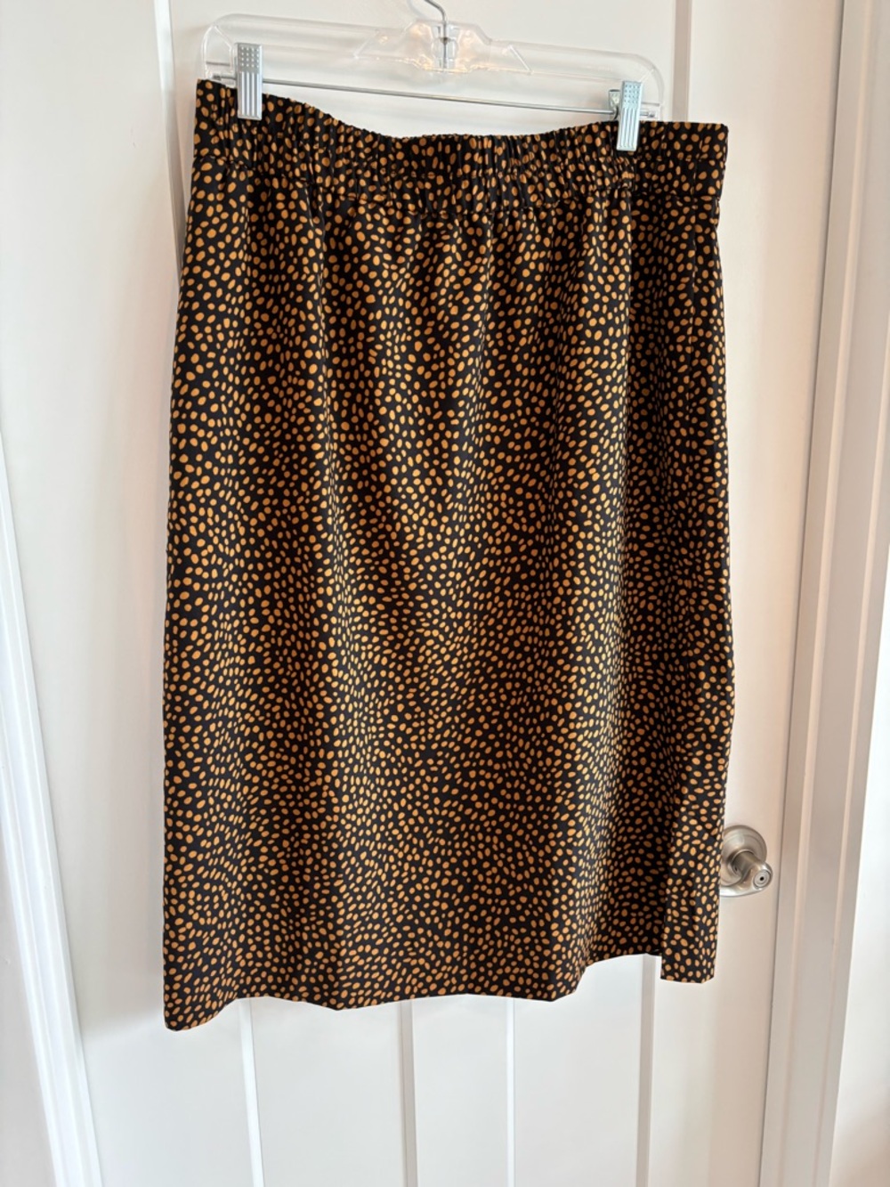 J Crew Spotted Midi Length Pull On Skirt. Size Large